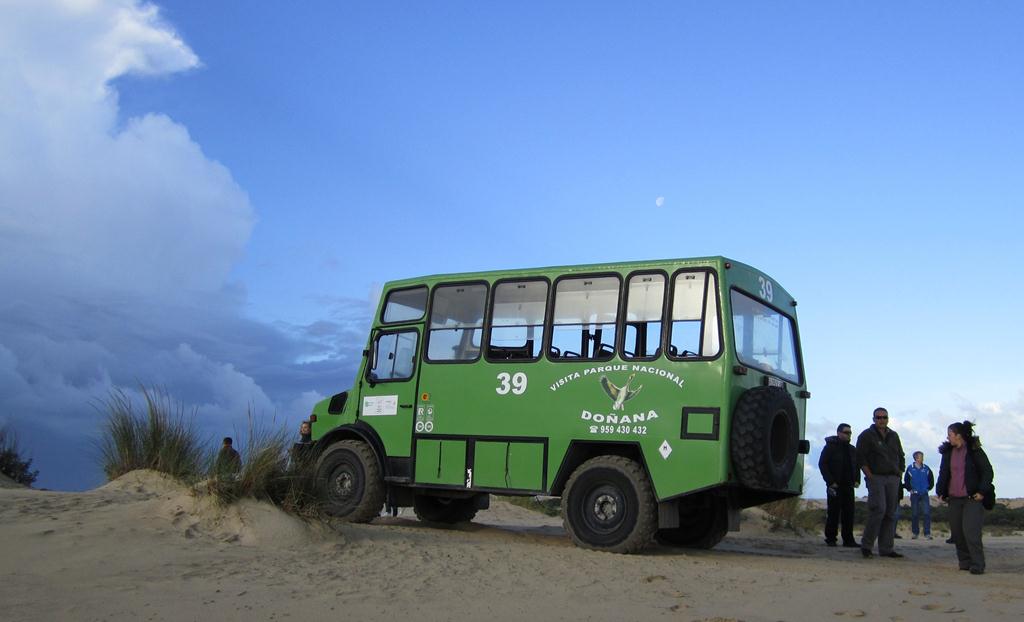 Allrad-Bus in den Dünen